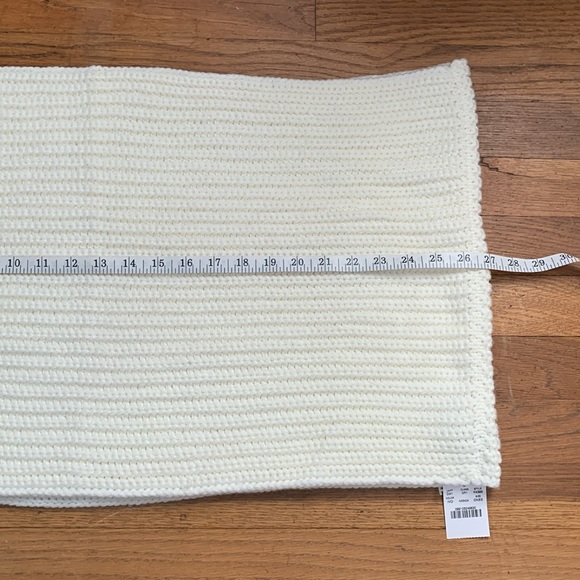 🧣J. Crew ivory knit infinity scarf. NWT. - Picture 6 of 7